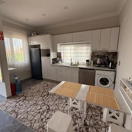 Semesterbostad Tiny Muestakil Havuzlu Ev