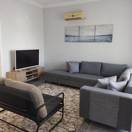 Tiny Müstakil Havuzlu Ev Сasa de vacaciones *