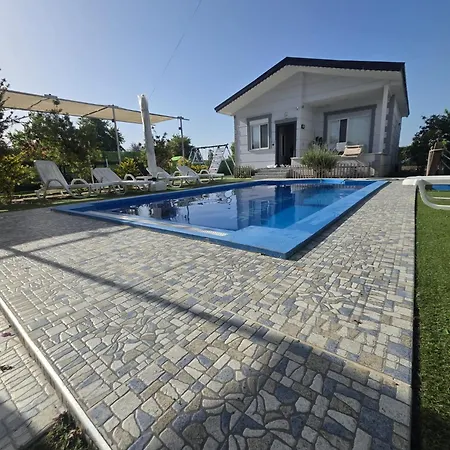 Tiny Muestakil Havuzlu Ev