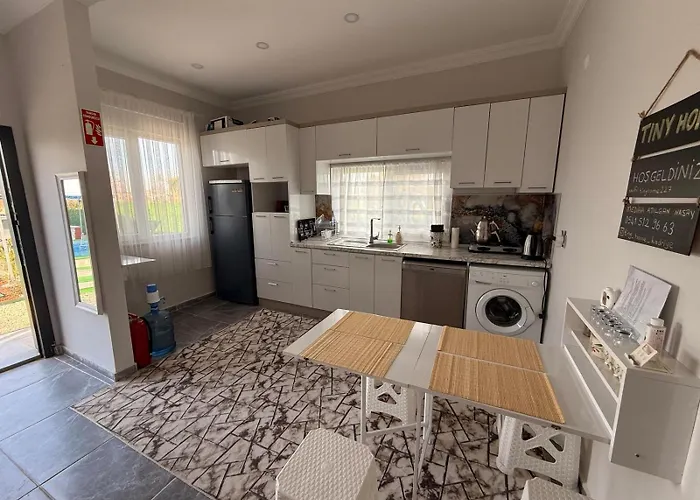 Semesterbostad Tiny Muestakil Havuzlu Ev