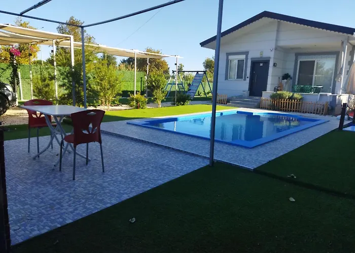 Tiny Muestakil Havuzlu Ev