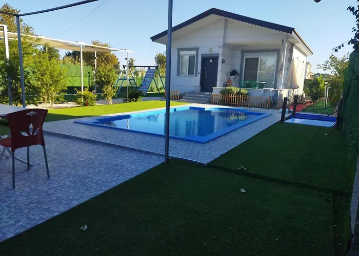 Tiny Muestakil Havuzlu Ev