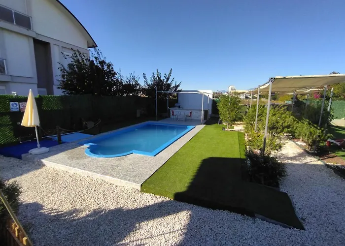 Tiny Muestakil Havuzlu Ev * Belek